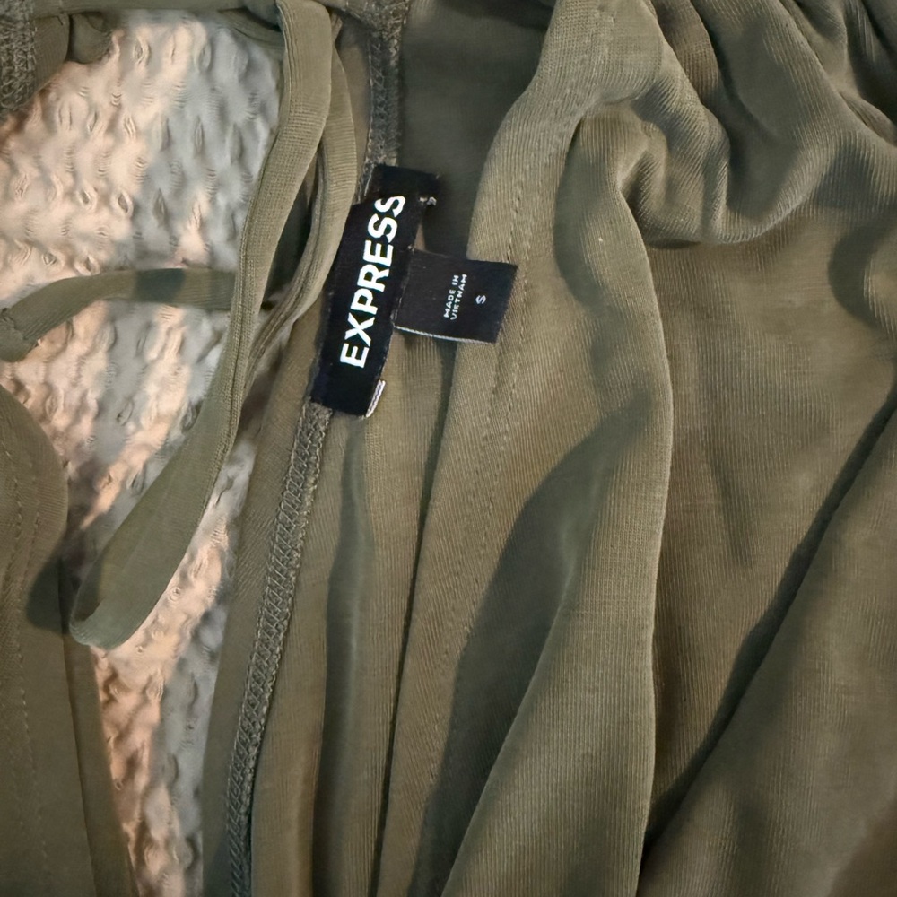 Express Women's Olive Crop Top